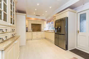 Kitchen- click for photo gallery